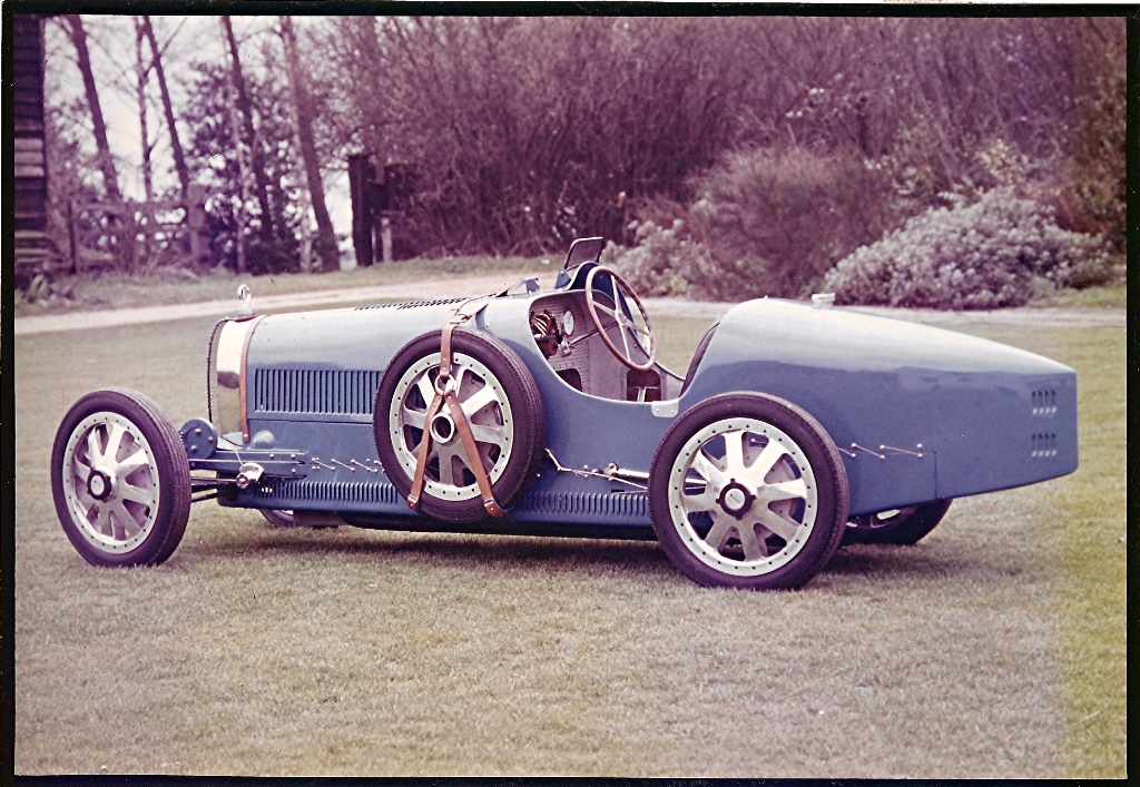 Fichier:Bugatti Type 35 GP ACF 1924 Lyon.jpg - Wikipédia